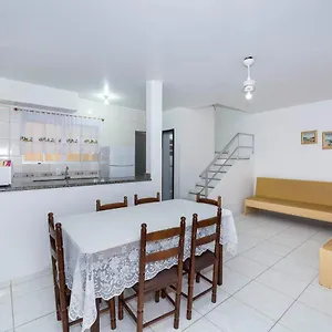 093m - Sobrado 02 Dormitórios, Para Até 06 Pessoas à Poucos Metros Do Mar Em Bombas - - Sc Apartamento